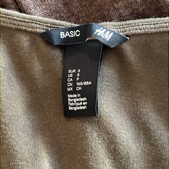 H&M long sleeves sweaters, lot of two pieces, brown XS and army green S. - Picture 5 of 17